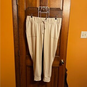 Ingrid & Isabel Cream Jogger Pants